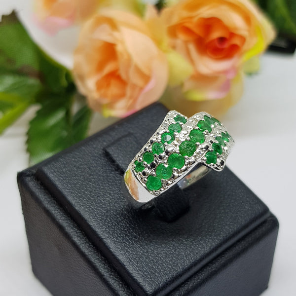 JR317 : แหวนเงินแท้ 925 ฝัง Emerald