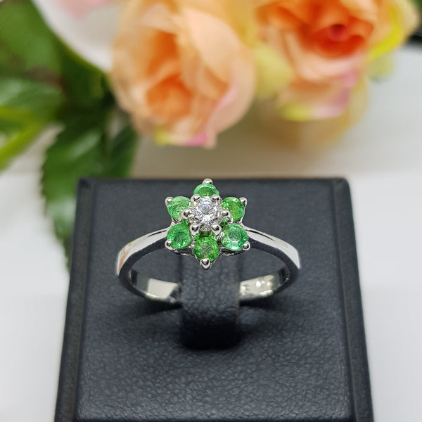LSR206 : แหวนเงินแท้ 925 ฝัง Emerald