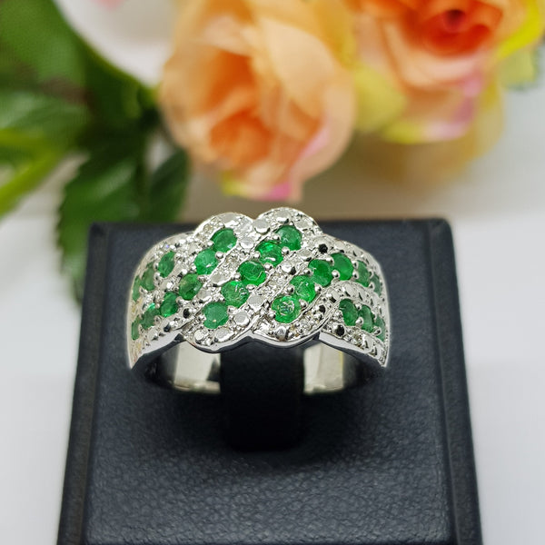 JR319 : แหวนเงินแท้ 925 ฝัง Emerald