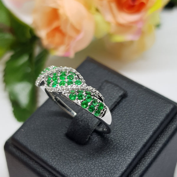 CR1018 : แหวนเงินแท้ 925 ฝัง Emerald